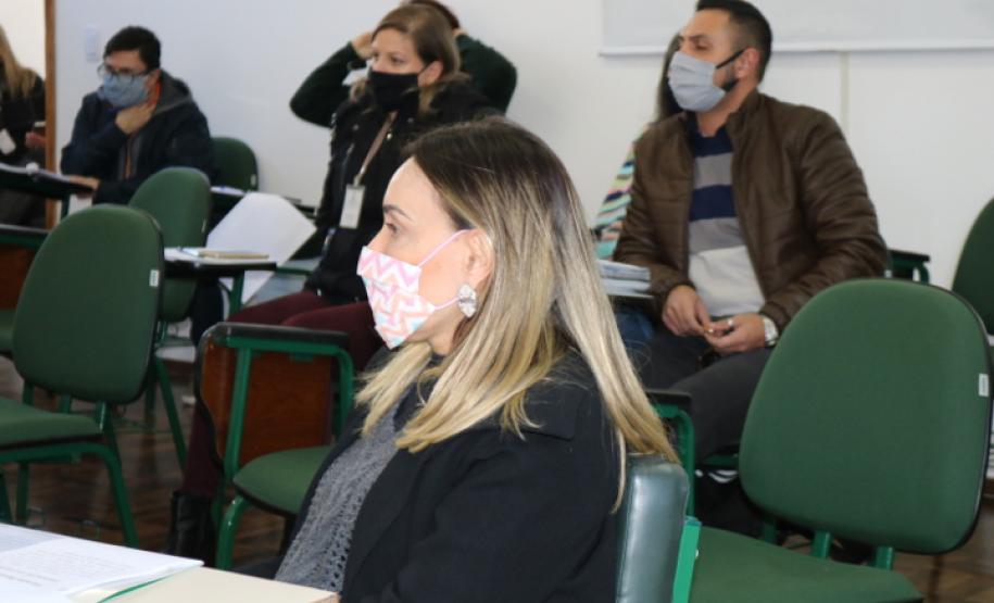 O diretor-presidente do Instituto Paranaense de Desenvolvimento Educacional – Fundepar, José Maria Ferreira, apresentou os balanços e demonstrativos da prestação de contas e aplicações de recursos orçamentários de 2019 da entidade durante reunião ordinária do Conselho de Administração da Fundepar, realizada na quarta-feira (27), em Curitiba.