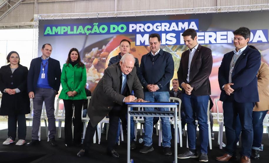 FOTO ALIMENTAÇÃO