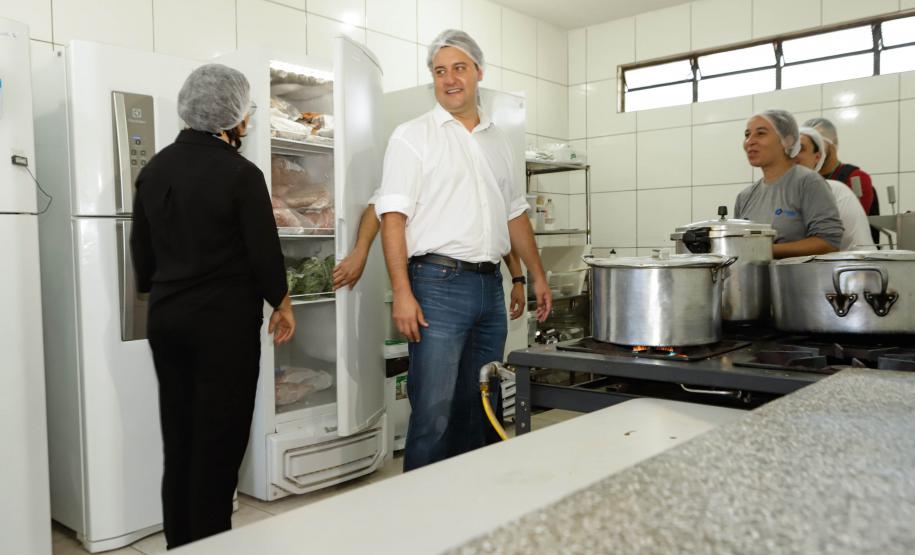 Curitiba, 05 de fevereiro de 2024 - O governador Carlos Massa Ratinho Jr., visita o Colégio Estadual Anibal Khury Neto, na abertura do ano letivo, e assina liberação de recursos para a Rede Estadual de Ensino.