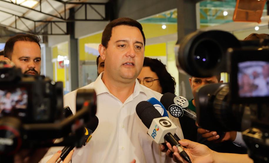 Curitiba, 05 de fevereiro de 2024 - O governador Carlos Massa Ratinho Jr., visita o Colégio Estadual Anibal Khury Neto, na abertura do ano letivo, e assina liberação de recursos para a Rede Estadual de Ensino.