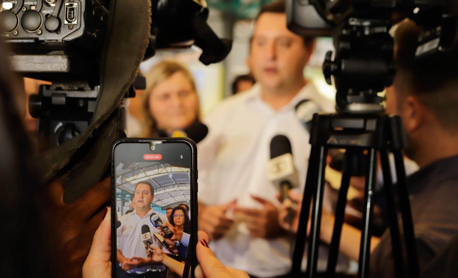 Curitiba, 05 de fevereiro de 2024 - O governador Carlos Massa Ratinho Jr., visita o Colégio Estadual Anibal Khury Neto, na abertura do ano letivo, e assina liberação de recursos para a Rede Estadual de Ensino.