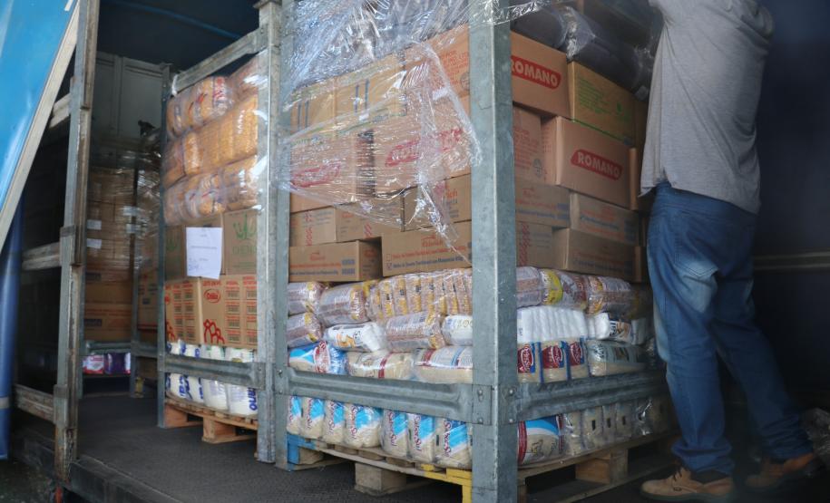 Com novos produtos, Governo conclui entrega da 1ª remessa de alimentos da merenda.
