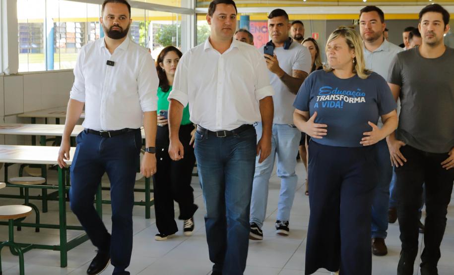 Curitiba, 05 de fevereiro de 2024 - O governador Carlos Massa Ratinho Jr., visita o Colégio Estadual Anibal Khury Neto, na abertura do ano letivo, e assina liberação de recursos para a Rede Estadual de Ensino.