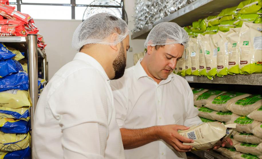 Curitiba, 05 de fevereiro de 2024 - O governador Carlos Massa Ratinho Jr., visita o Colégio Estadual Anibal Khury Neto, na abertura do ano letivo, e assina liberação de recursos para a Rede Estadual de Ensino.