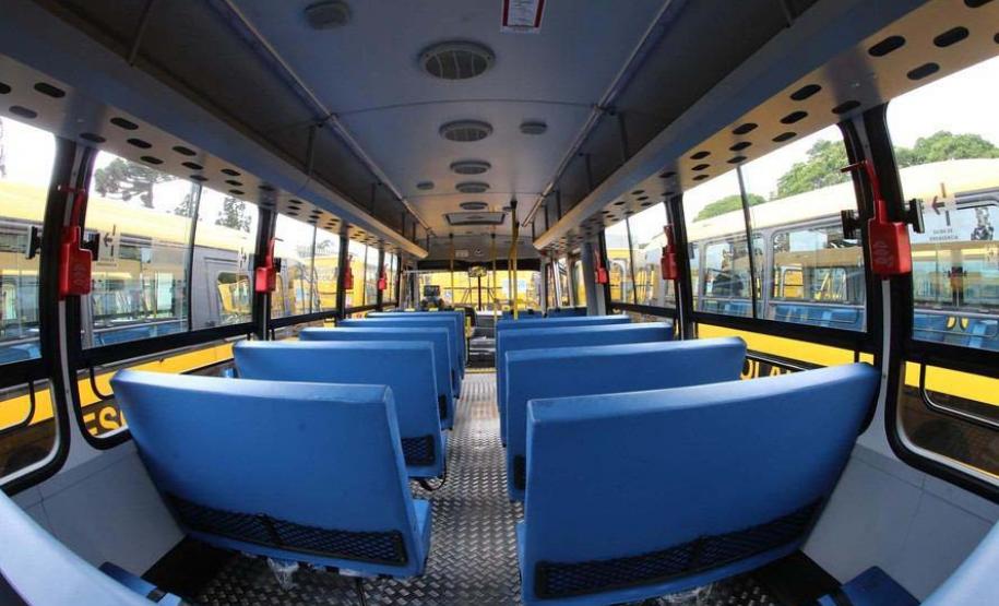 Estado investe R$ 1,3 bilhão em obras nas escolas - Novos ônibus escolares