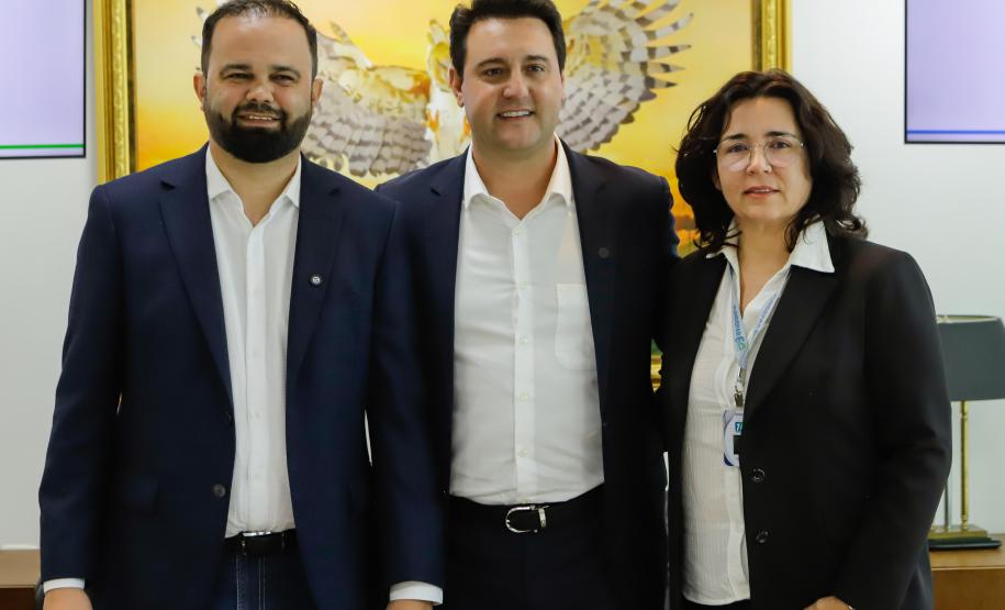 Governador anuncia pacote para educação com seis novas escolas, ampliações e placas solares