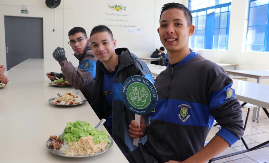 Governo entrega terceira remessa de alimentos para escolas estaduais