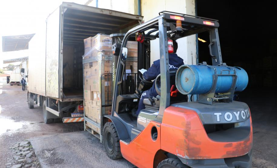 Governo entrega terceira remessa de alimentos para escolas estaduais