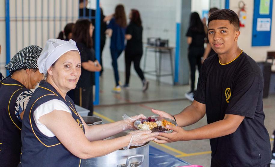 Governo amplia oferta de orgânicos na alimentação escolar no primeiro semestre de 2024