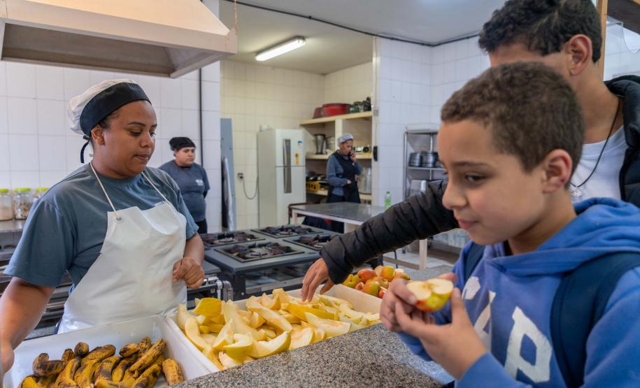 Governo amplia oferta de orgânicos na alimentação escolar no primeiro semestre de 2024