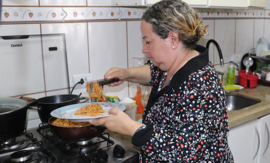 Estado oferece merenda em casa para 800 alunos que não podem ir à escola