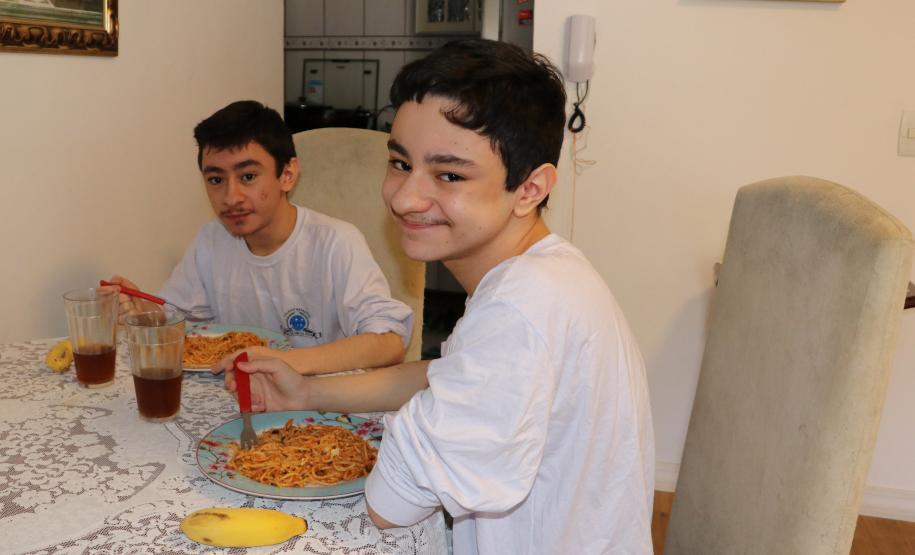 Programa Alimentação Escolar Domiciliar atende cerca de 800 alunos