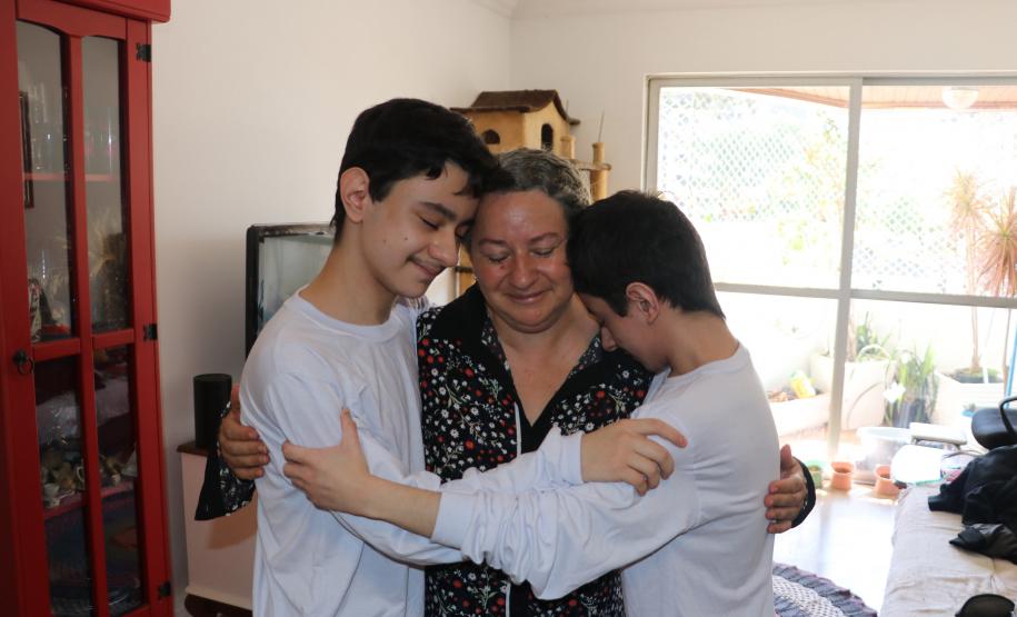 Estado oferece merenda em casa para 800 alunos que não podem ir à escola
