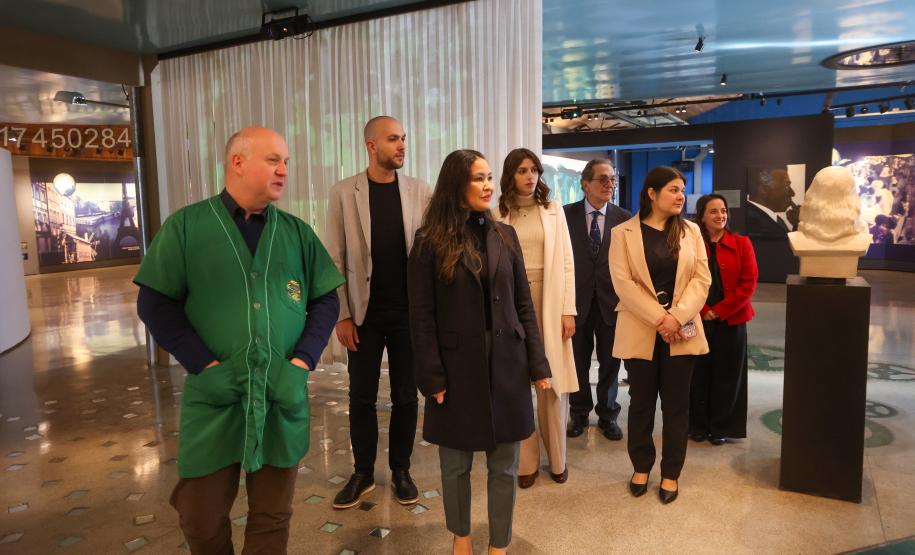 A primeira-dama Luciana Saito Massa visita o Parque da Ciência.