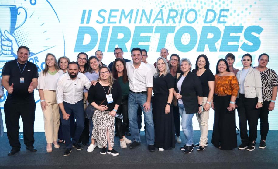 O governador Carlos Massa Ratinho Junior assinou nesta quinta-feira (22) a liberação de R$ 220 milhões para melhorar a estrutura das escolas da rede estadual do Paraná.