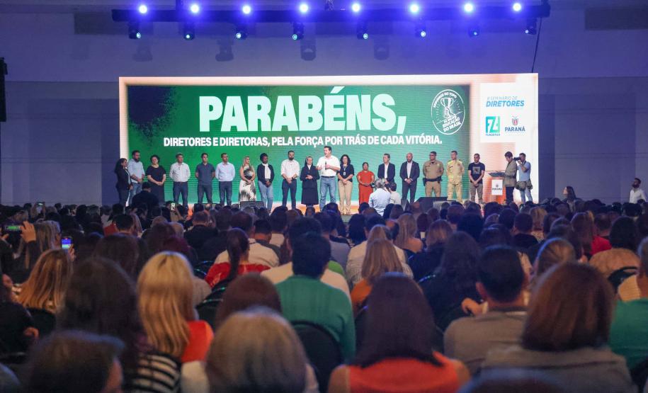 O governador Carlos Massa Ratinho Junior assinou nesta quinta-feira (22) a liberação de R$ 220 milhões para melhorar a estrutura das escolas da rede estadual do Paraná.