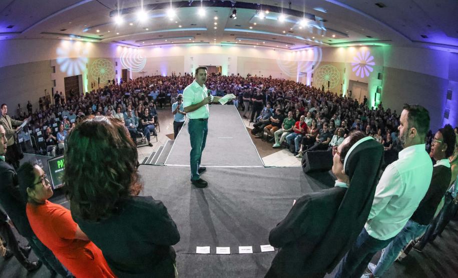 O governador Carlos Massa Ratinho Junior assinou nesta quinta-feira (22) a liberação de R$ 220 milhões para melhorar a estrutura das escolas da rede estadual do Paraná.