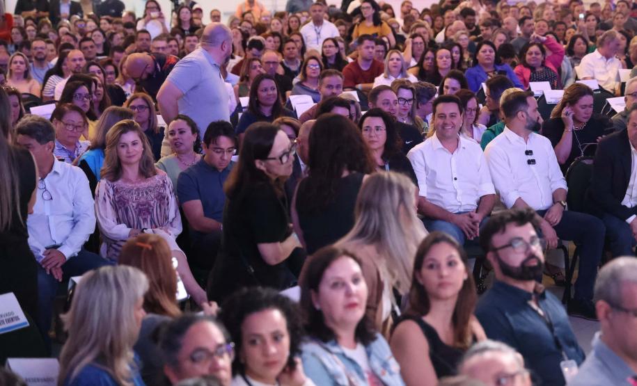 O governador Carlos Massa Ratinho Junior assinou nesta quinta-feira (22) a liberação de R$ 220 milhões para melhorar a estrutura das escolas da rede estadual do Paraná.