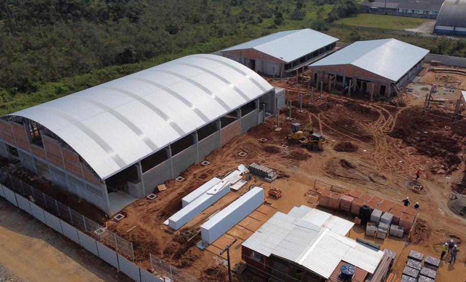 Novo prédio da escola Deputado Aníbal Khury em Guaratuba tem 65% das obras executadas