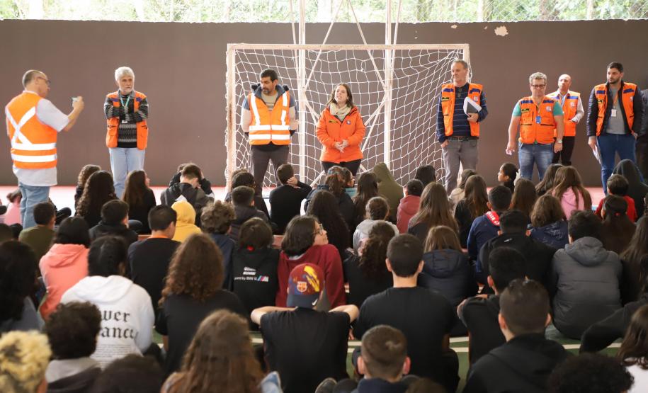 Estado capacita servidores da educação para atuar como brigadistas nas escolas
