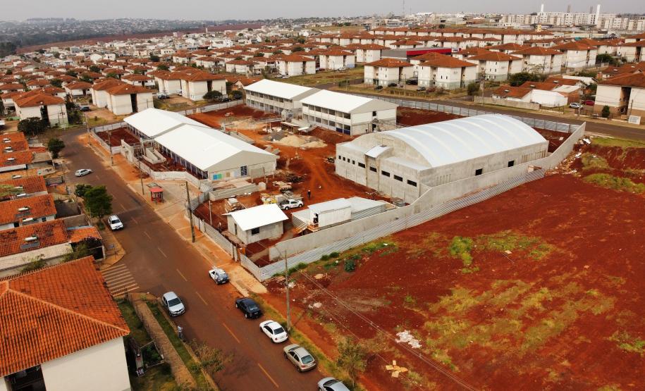Governador vistoria obra da nova escola estadual de Cascavel, no Jardim Riviera