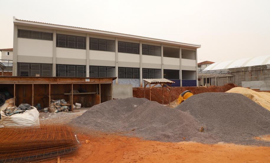 Governador vistoria obra da nova escola estadual de Cascavel, no Jardim Riviera