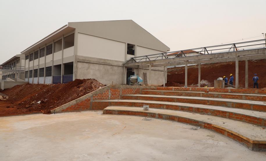 Governador vistoria obra da nova escola estadual de Cascavel, no Jardim Riviera