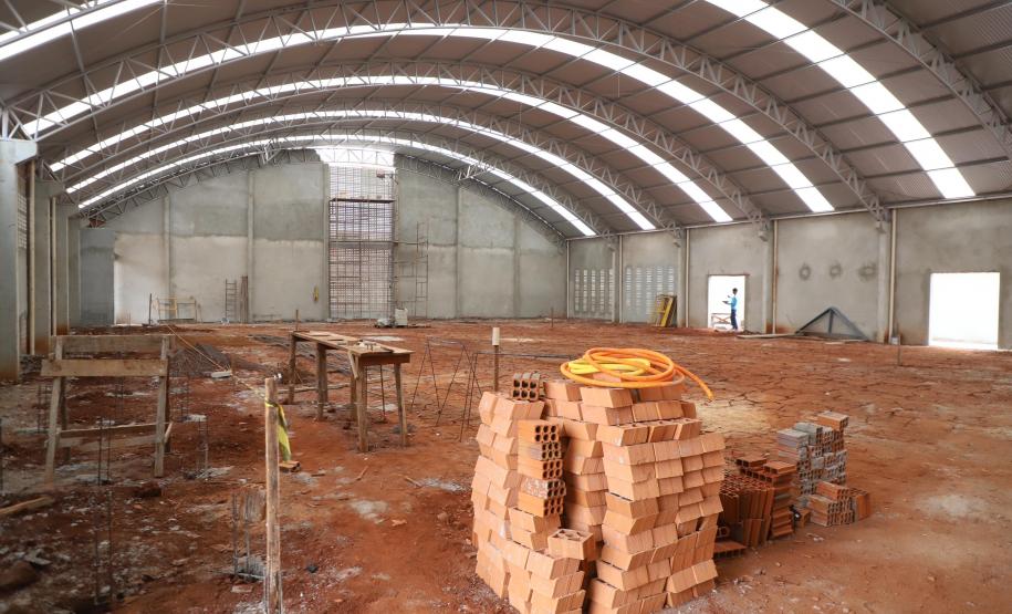 Governador vistoria obra da nova escola estadual de Cascavel, no Jardim Riviera