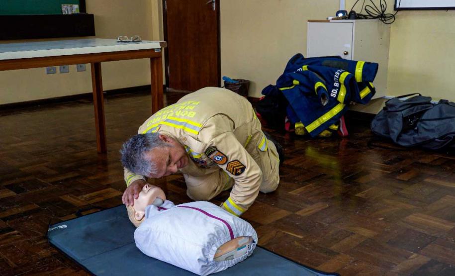 Estado capacita servidores da educação para atuar como brigadistas nas escolas
