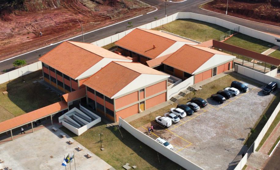 Com investimento de R$ 10 milhões, governador inaugura colégio em Mauá da Serra