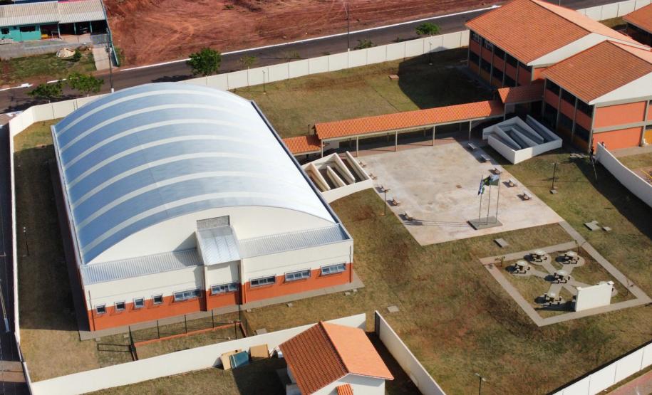 Com investimento de R$ 10 milhões, governador inaugura colégio em Mauá da Serra