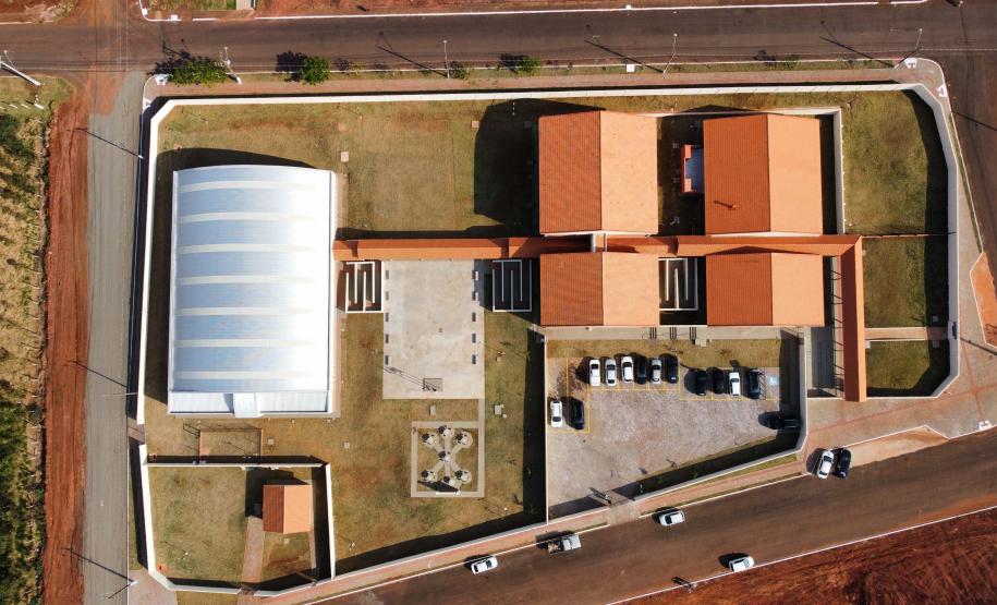 Com investimento de R$ 10 milhões, governador inaugura colégio em Mauá da Serra