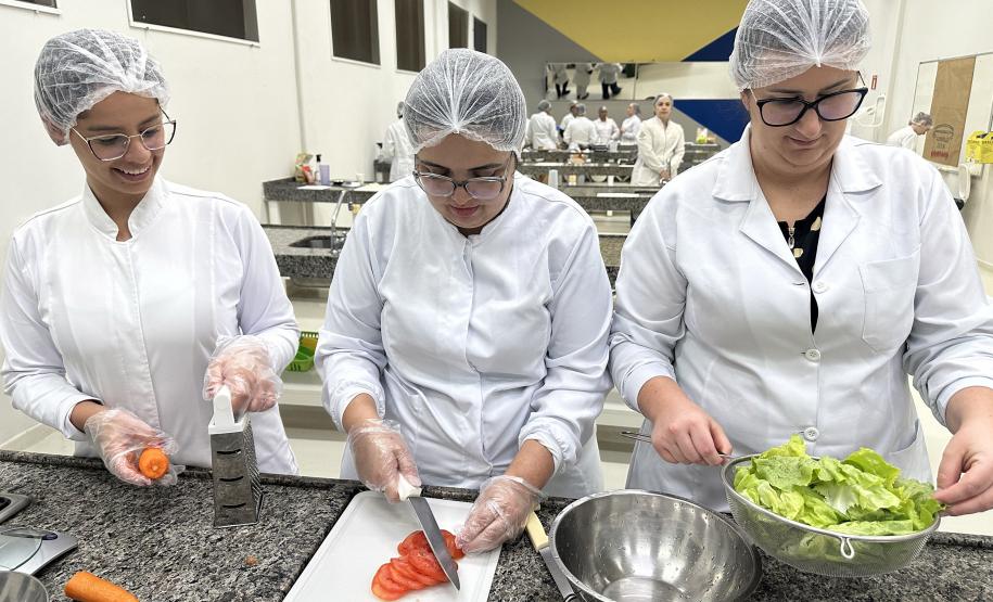 Alimentação balanceada: Estado contrata mais 70 nutricionistas para atuar nas escolas