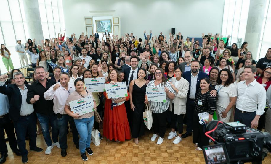 Anúncio das vencedoras do concurso Melhor Merenda do Paraná