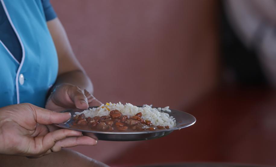 Jurada do concurso da Melhor Merenda é eleita uma das melhores chefs do mundo