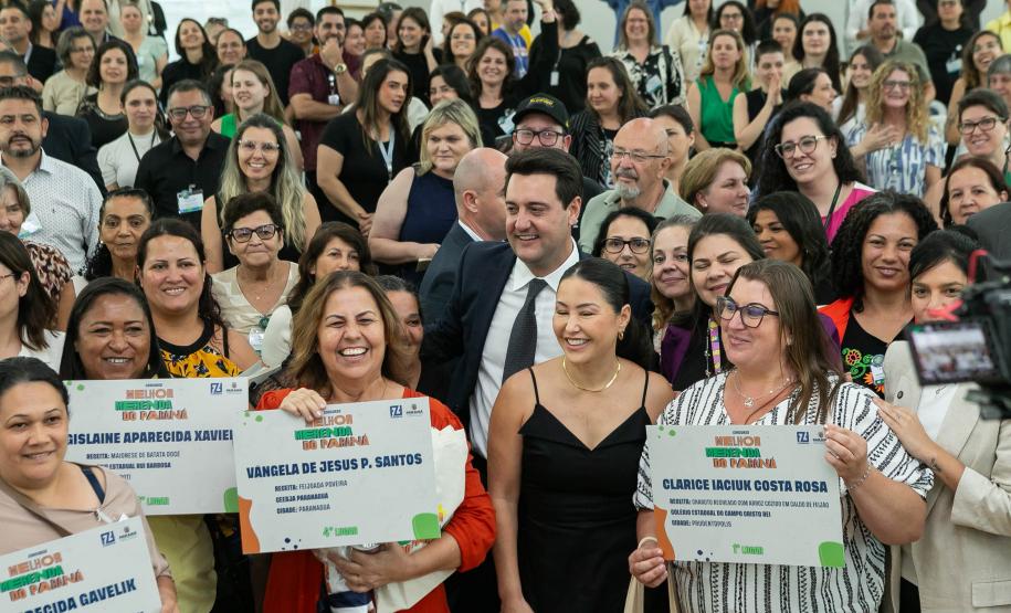 O Governo do Paraná premia as vencedoras do Concurso "A Melhor Merenda do Paraná".