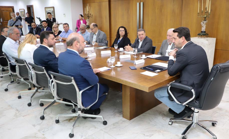 O governador Ratinho Junior assinou o convênio entre o Governo do Estado e a UFPR para construção da sede própria da instituição em Jandaia do Sul, no Vale do Ivaí.