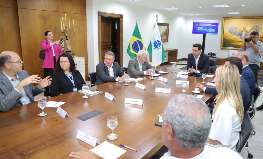 O governador Ratinho Junior assinou o convênio entre o Governo do Estado e a UFPR para construção da sede própria da instituição em Jandaia do Sul, no Vale do Ivaí.