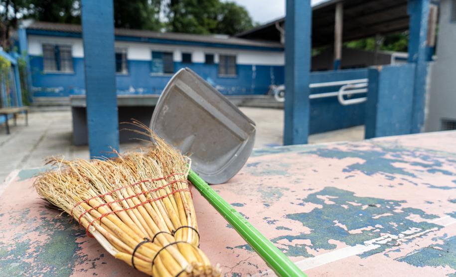 Limpeza, roçada e pintura: escolas estaduais se preparam para volta às aulas no Paraná