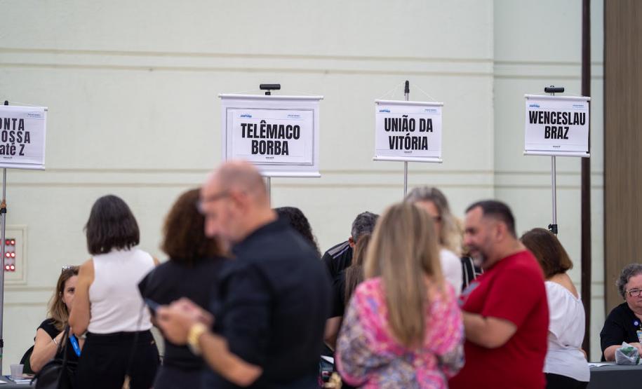 Estado anuncia 32 mil chromebooks para a rede e conectividade para 150 escolas