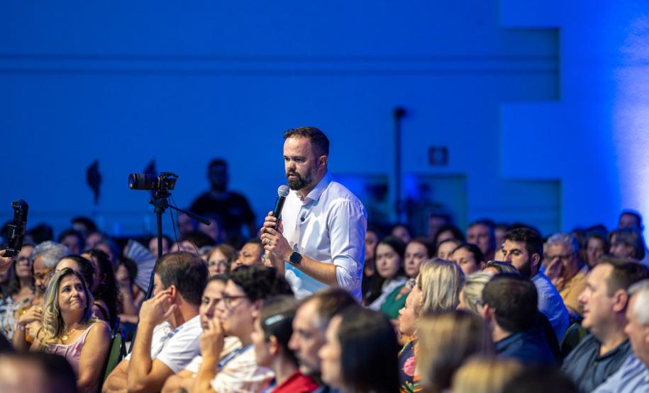 Estado anuncia 32 mil chromebooks para a rede e conectividade para 150 escolas