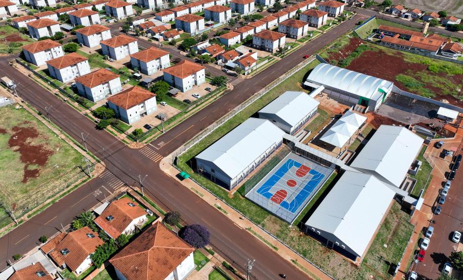 O governador Carlos Massa Ratinho Junior inaugurou oficialmente nesta terça-feira (11) O Colégio Estadual Andreia Neres dos Santos, em Cascavel, no Oeste do Estado, que recebeu um investimento de R$ 13,5 milhões do Governo do Estado.