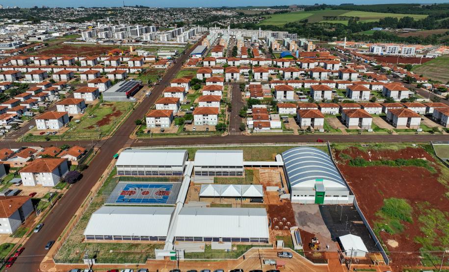 O governador Carlos Massa Ratinho Junior inaugurou oficialmente nesta terça-feira (11) O Colégio Estadual Andreia Neres dos Santos, em Cascavel, no Oeste do Estado, que recebeu um investimento de R$ 13,5 milhões do Governo do Estado.