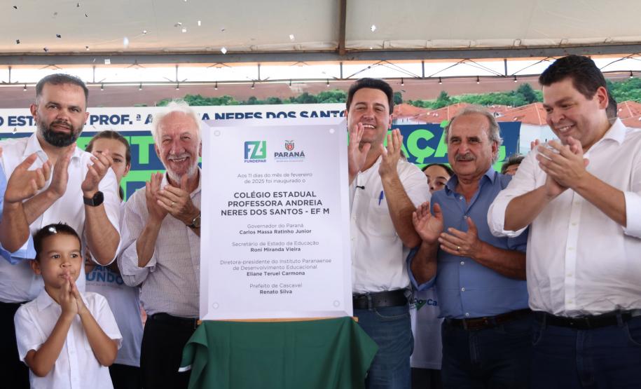 O governador Carlos Massa Ratinho Junior inaugurou oficialmente nesta terça-feira (11) O Colégio Estadual Andreia Neres dos Santos, em Cascavel, no Oeste do Estado, que recebeu um investimento de R$ 13,5 milhões do Governo do Estado.