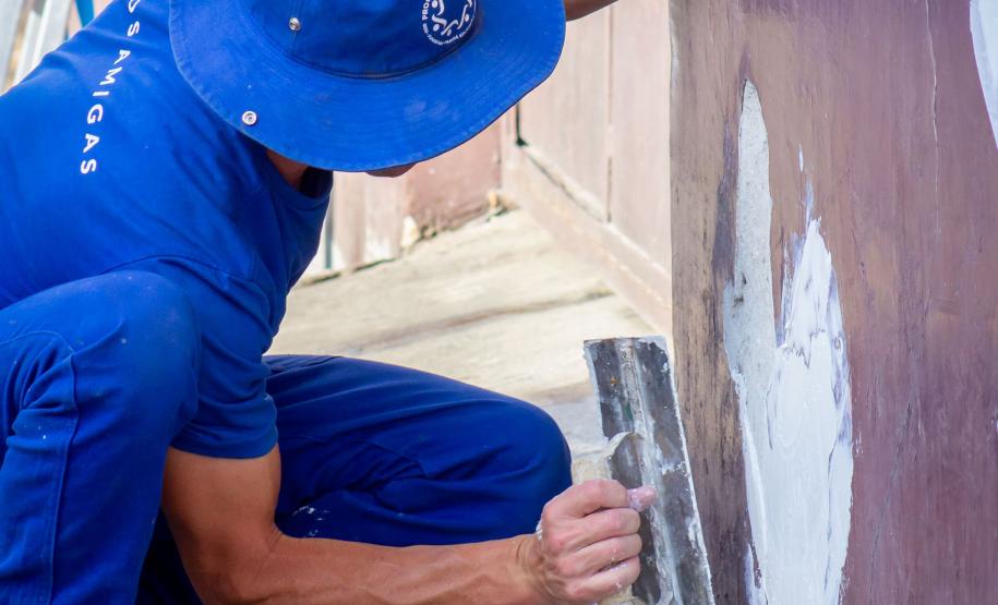Governo do Paraná regulamenta Programa Mãos Amigas e fortalece ressocialização de detentos e promove a manutenção dos prédios escolares