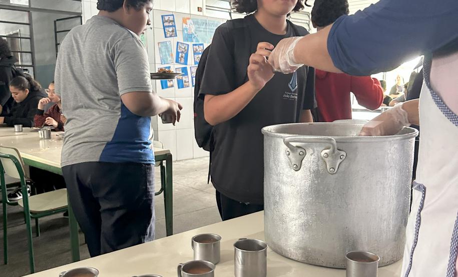 Polpas de frutas nativas enriquecem a merenda nas escolas estaduais do Paraná