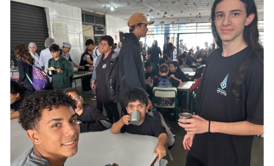 Polpas de frutas nativas enriquecem a merenda nas escolas estaduais do Paraná