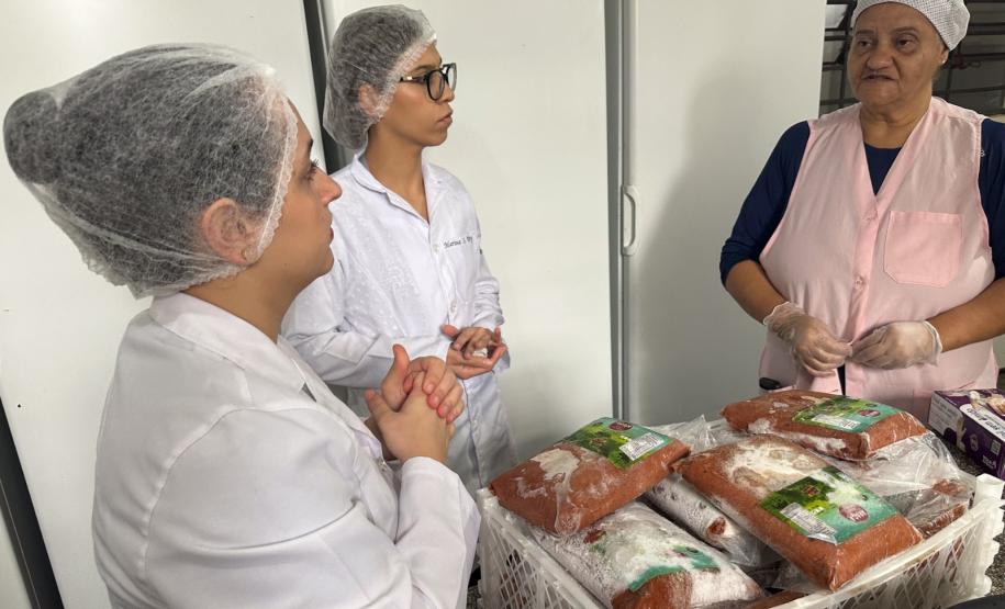 Polpas de frutas nativas enriquecem a merenda nas escolas estaduais do Paraná