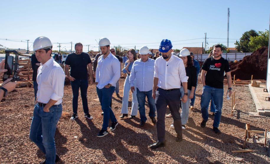 Secretário da Educação visita obras no oeste do estado