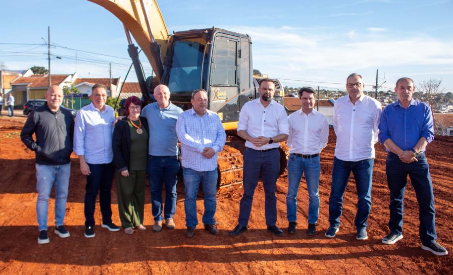 Secretário da Educação visita obras no oeste do estado